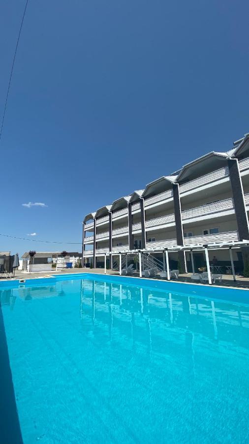 Lazurit Family Hotel Lazurne Buitenkant foto